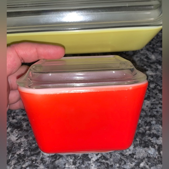 Vintage Pyrex set. - Picture 2 of 4